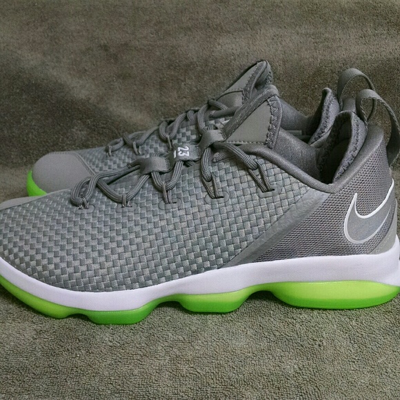 LeBron XIV Low - Picture 2 of 7